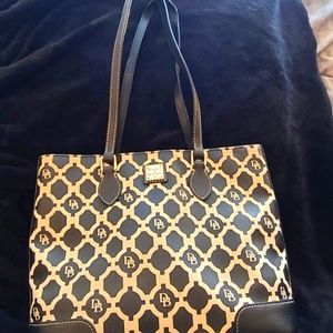 Dooney and Bourke Classic Signature Bag